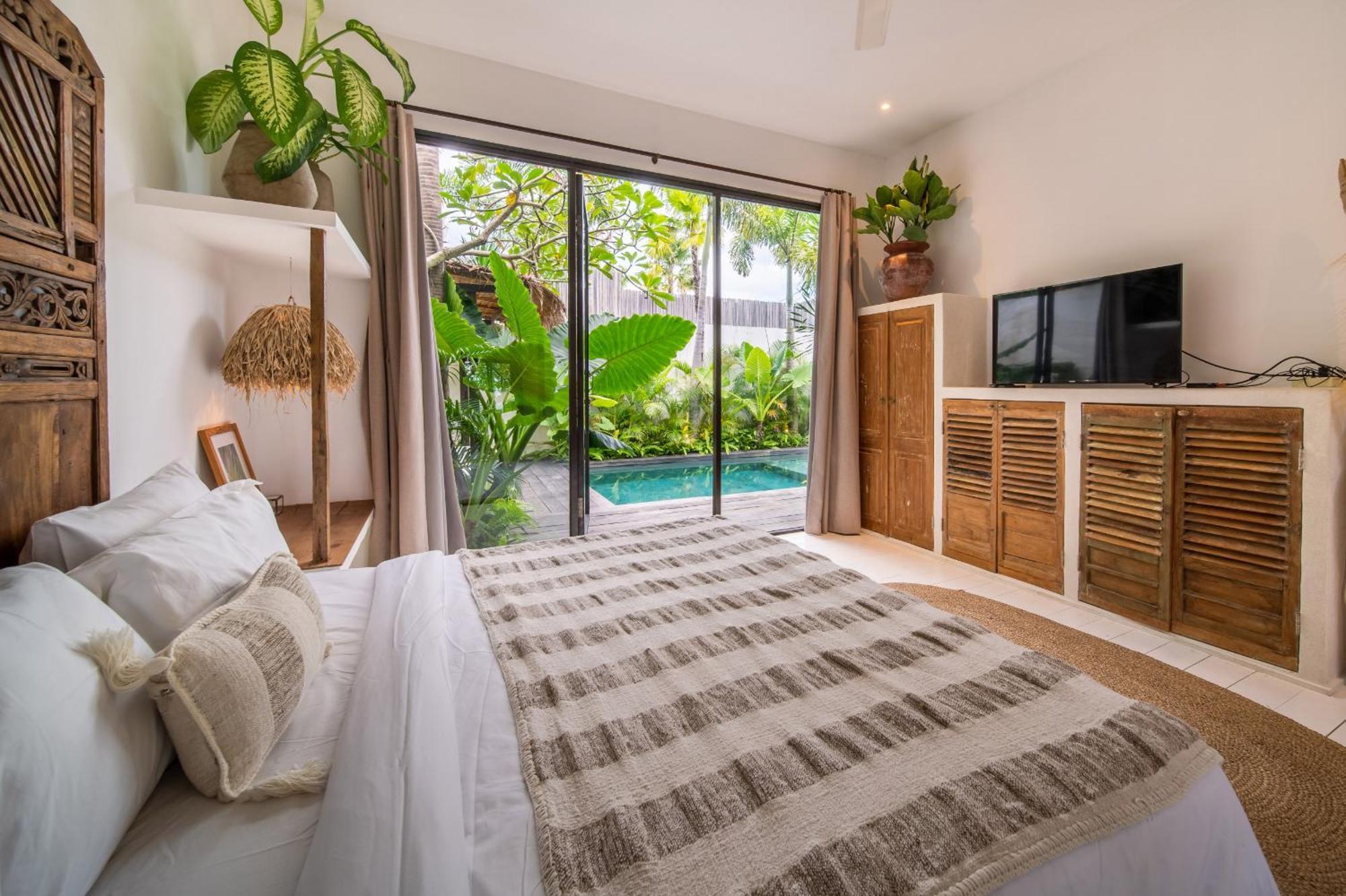 NEW! Tropical design Private Villa Complex 6 BR Umalas w staff Canggu Exterior foto