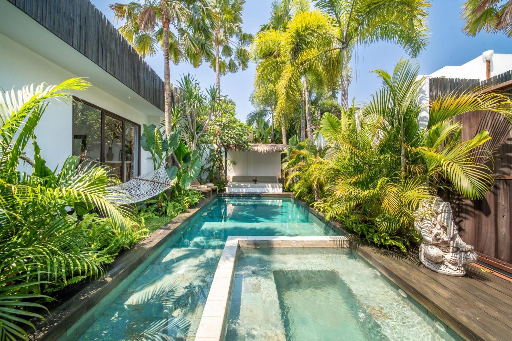 NEW! Tropical design Private Villa Complex 6 BR Umalas w staff Canggu Exterior foto